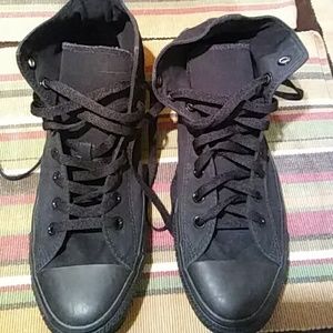 Size 10.5 Converse All star.